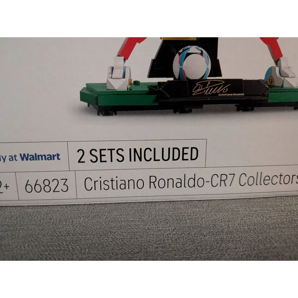 LEGO Editions Cristiano Ronaldo - Collector's Set Co-Pack Building Set Gift